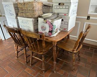 Kitchen Table w/ 6 Chairs