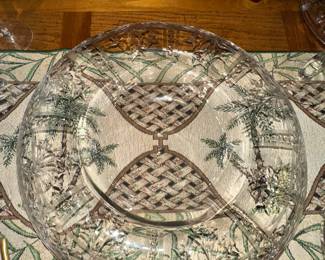 Libbey etched glass center bowl 