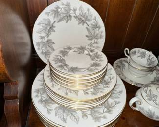 Royal Doulton partial set pieces 
