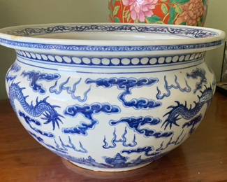 Blue and White Porcelain Fish Bowl with Exaggerated Lip