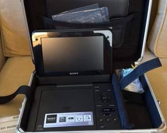 Sony DVP-FX750 Portable DVD Player