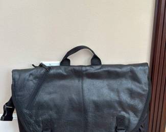 Wilson's Leather Messenger Bag