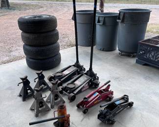 Back outside to the workshop. Lots of tools
