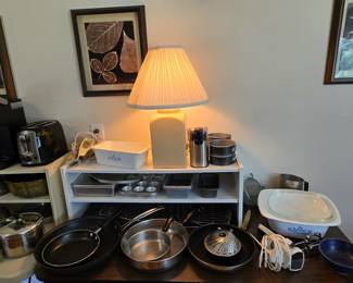 Lots of kitchen items