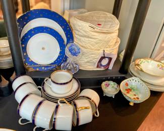 Fitz and Floyd Starburst Cups and Saucers Presidential White House