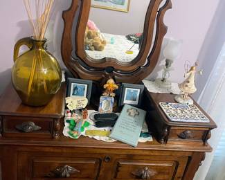 Late 19th Century Antique Victorian Walnut Wishbone Dresser with Mirror