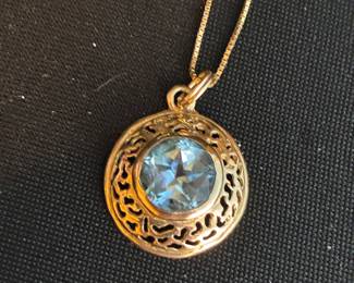Gold pendant