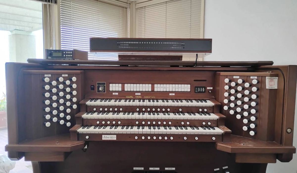 FR123VAllen Digital Computer Organ