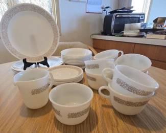 FR133Corolla Dishes