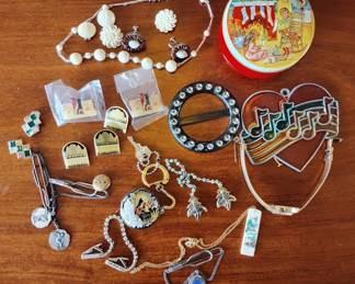 FR156Costume Jewelry Mystery Lot