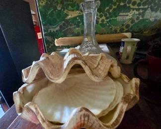 Clam shell 