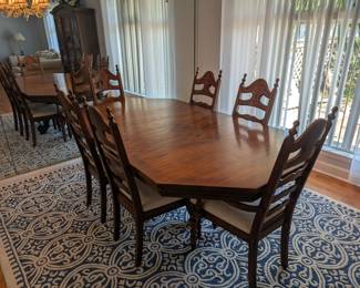 Vintage dining room table and 6 chairs
