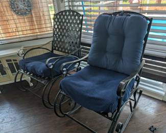 Outdoor glider chairs