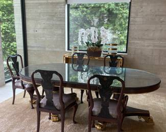 Oval
Chinoiserie dining table with 6 chairs