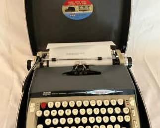 Smith Corona Manual Typewriter