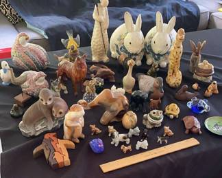 Imperial Caramel Glass Elephant And Chipmunk With Other Animal Decor