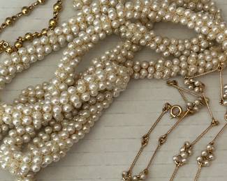 Elegant Vintage Faux Pearl Necklaces Set
