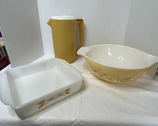 Vintage Fire King, Pyrex, Rubbermaid Lot