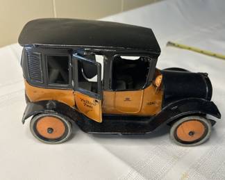 Vintage Arcade Black and Yellow Taxi Cab