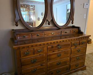 Mirrors can be removed.