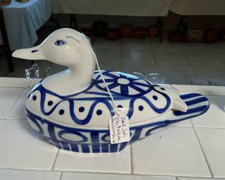Blue & white porcelain duck