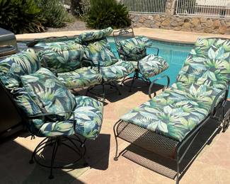 4 outdoor chairs (19 1/2x34)