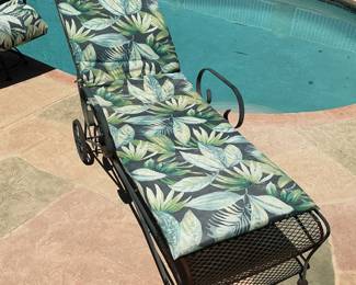 Outdoor lounge chair