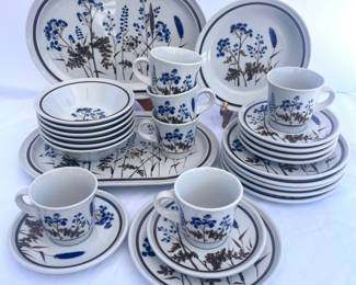 24 NoritakeStonewareWinsomePatternDinnerwareSetwithServingPieces