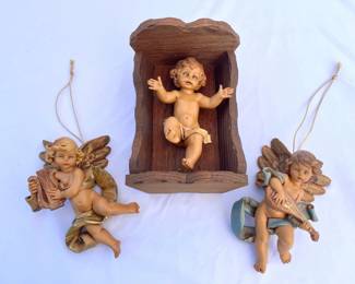 67 SimonettiFontaniniDeposeItalyNativityInfantJesusandTwoCherubs