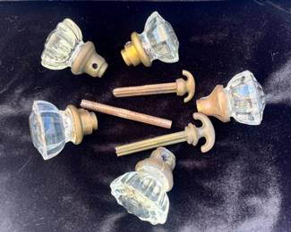 48 AntiqueGlassDoorknobsandHardwareASIS