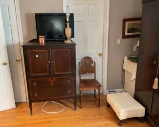 Butlers Chest, Chair and Footrest