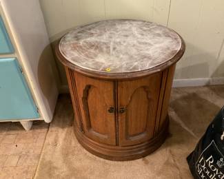 Round Cabinet