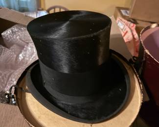1840’s 4x Beaver, Top Hat with Incredible Storage Box!
