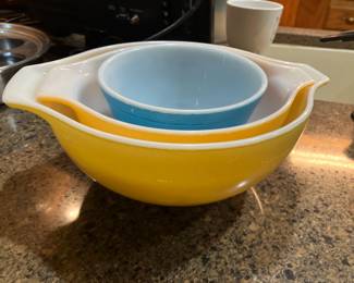 Pyrex mixing bowls
