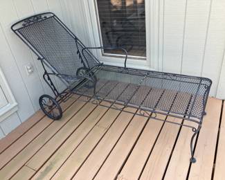 Wrought iron chaise lounge chair