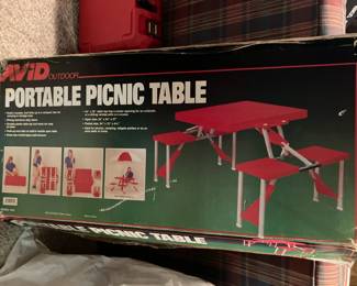 Avid portable folding picnic table