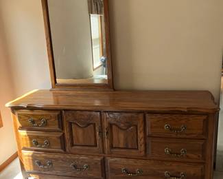 Oak dresser w mirror and 8 drawers