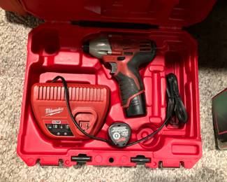 Milwaukee 12v compact impact driver