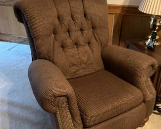 Recliner w brown upholstery