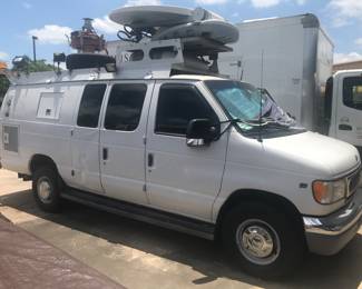 2000 Ford V10 E350 Wolf Coach ENG/SNG satellite van approx 350k miles, New tires, stored in an indoor storage facility, complete with Advent SNG uplink/antenna, Wil-Burt mast, Tiernan encoder (SD), Motorola radios, and lots of extras.