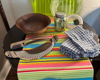 Kitchen Items Including Ceramic Bowl and Glassware