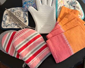 Lot Of Assorted Kitchen & Home Accessories