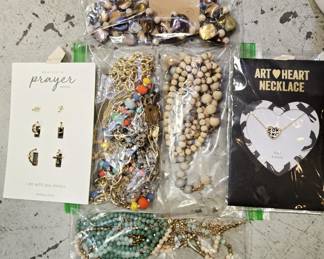Jewelry. Grab bag jewelry