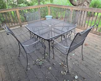Patio Table And 4 Chairs