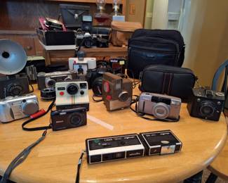 Huge Camera Collection Kodak, Canon, Minolta, Nikon, Imperial, Polaroid, Ansco Pioneer and More