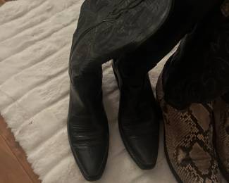Boots size 7