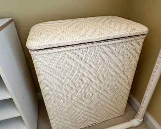 laundry hamper