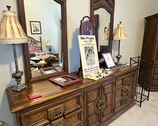 Beautiful dresser with two mirrors and so much storage! Get this one to fit all your fall sweaters. Lamps, and more bedroom decor.