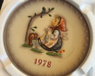 1978 Goebel M.J. Hummel 8th Annual Plate, also known as "Happy Pastime" (Goebel Hummel #271). 