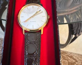 This teacher's watch would be a great gift for a teacher this school season! The hand is a pencil.
